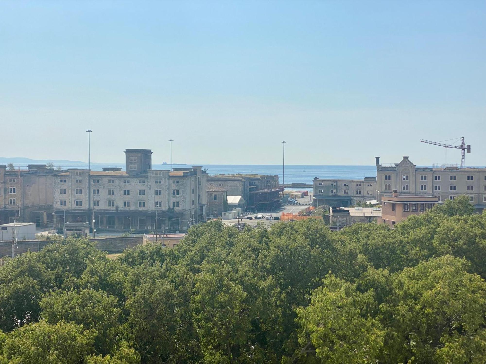 B&B Porto Vivo ตรีเอสเต ภายนอก รูปภาพ